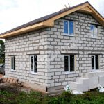 Будівництво заміських будинків з газобетонних блоків